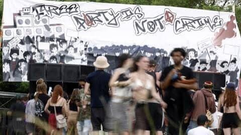 El movimiento free party planta cara a la ley Ripost con camiones de sonido en una treintena de ciudades francesas