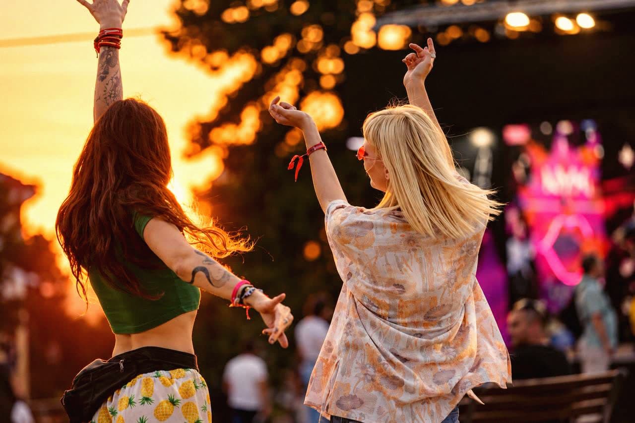 Why Raves are the Best Places to Make Friends as adults