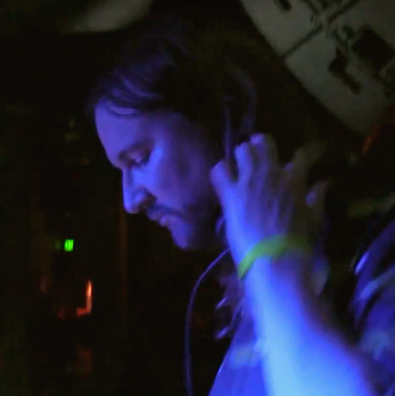 Machinedrum lascia Ninja Tune dopo 13 anni per rilanciare la sua etichetta IAMSIAM