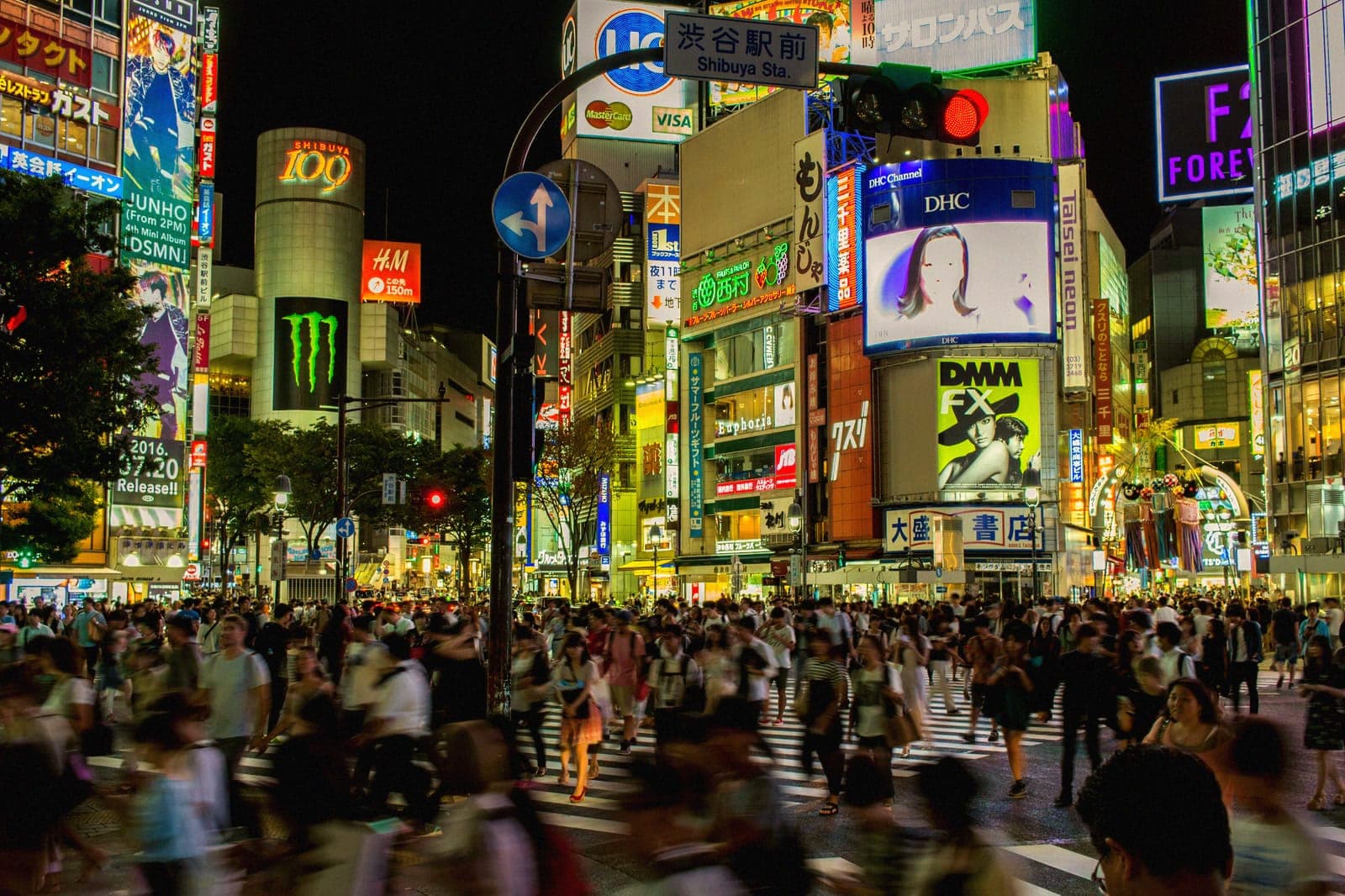 Uno yen debole ha fatto fuori le teste d'affiche occidentali. Così Corea e Giappone hanno iniziato a scritturarsi a vicenda.