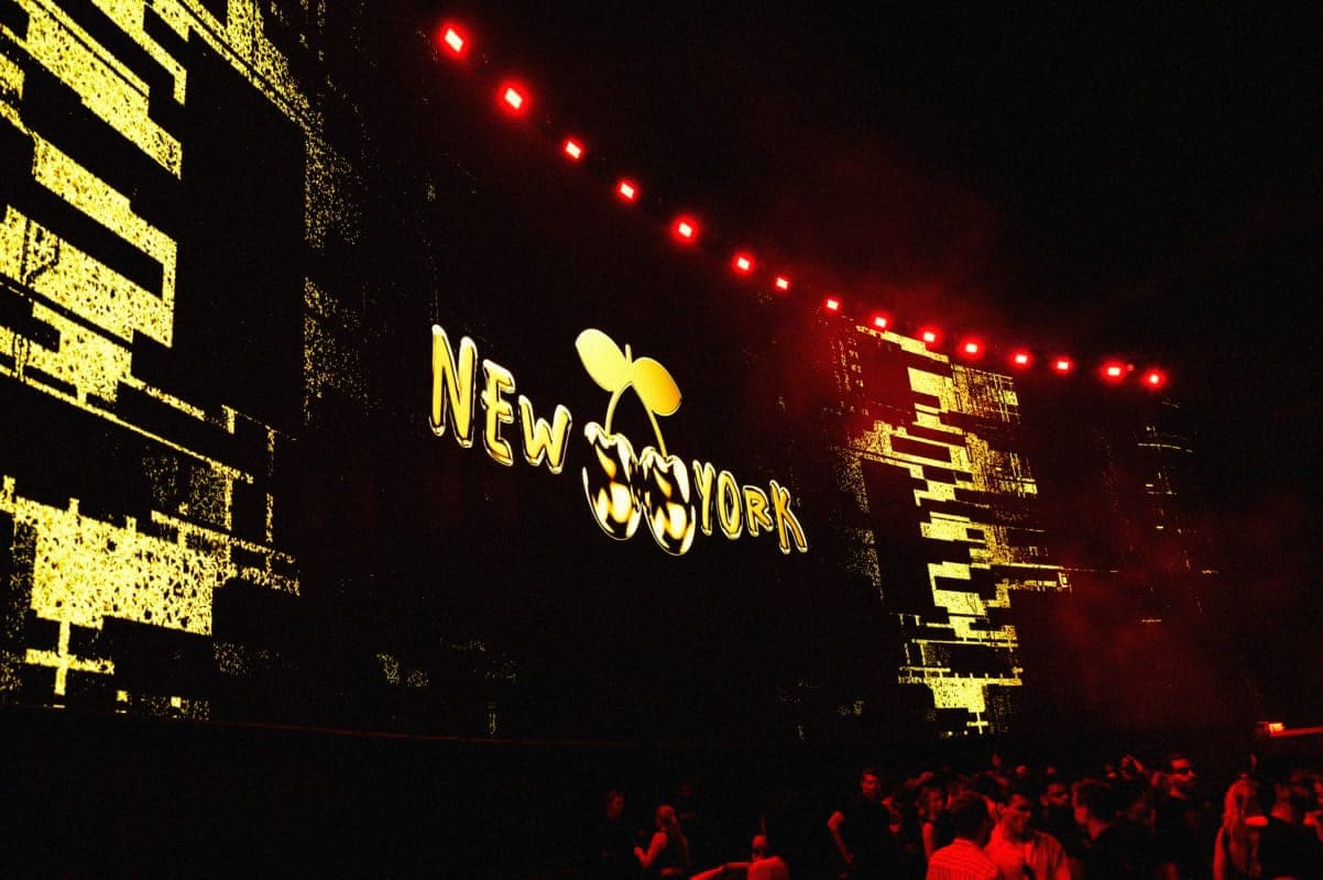 Il locale che doveva 1,8 milioni di dollari a Black Coffee lo ha appena reso il suo headliner