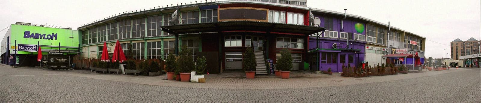La ZDF a voulu s'approprier le mythe fondateur de la techno. La critique allemande dit qu'elle l'a noyé dans un soap familial.