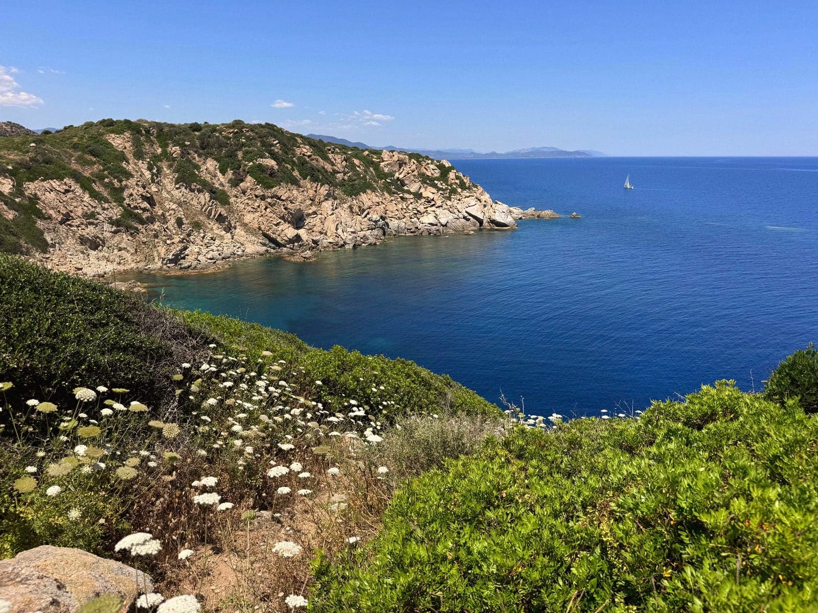 Thirty People Beat a Queer DJ for Half an Hour on a Sardinian Beach. He Says He's Not Looking for a Culprit.