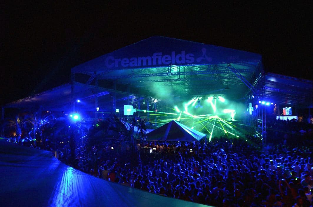 Quelqu'un a Enterré de la MDMA, de la Kétamine et 204 Bonbonnes de Protoxyde d'Azote à Creamfields. Le Festival N'a Même Pas Encore Ouvert.