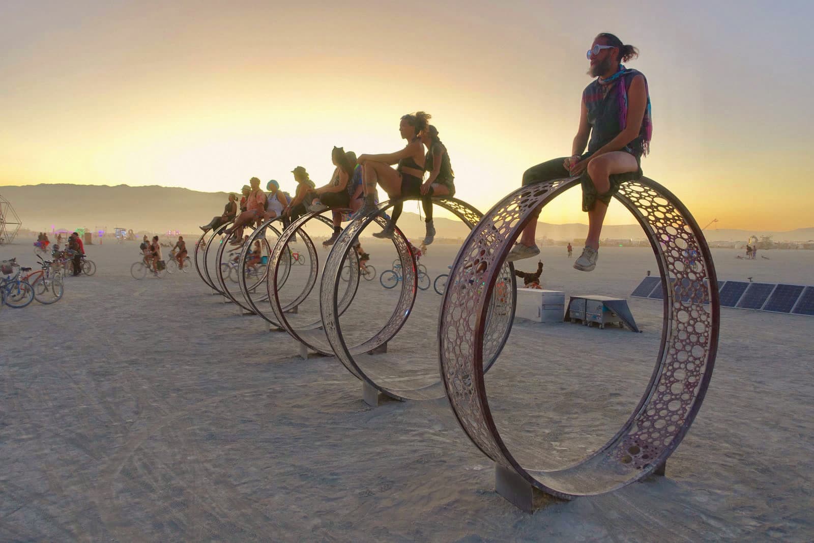Il Cofondatore di Burning Man Dice che il Suo Festival è Diventato un Disneyland per Miliardari