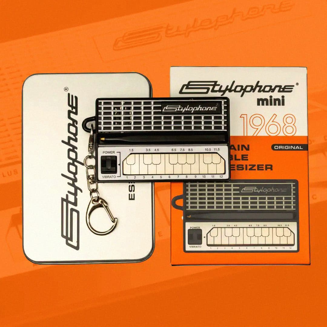 Dubreq hat das Stylophone auf Schlüsselanhänger-Größe geschrumpft. Es klingt noch wie 1968.