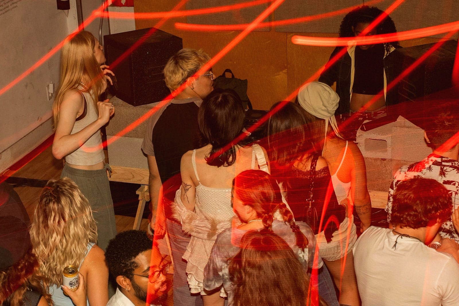 Une Salle de 75 Places à Portland a Programmé des Artistes de 30 Pays. Aucun Ne Fait de l'EDM.