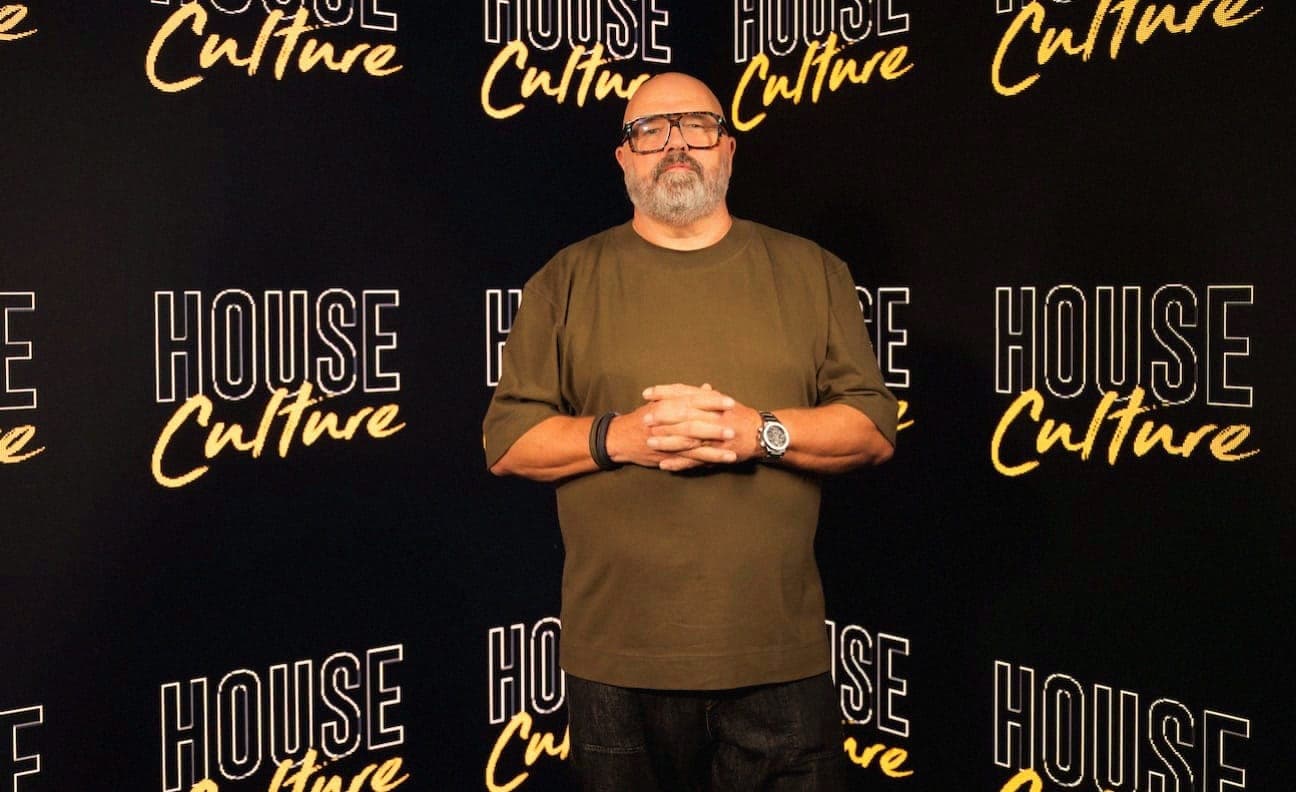 Simon Dunmore Gibt Zu, sein Ruhestand war ein Fehler. Seine Loesung: Den Lieblingspodcast der House-Szene Kaufen.