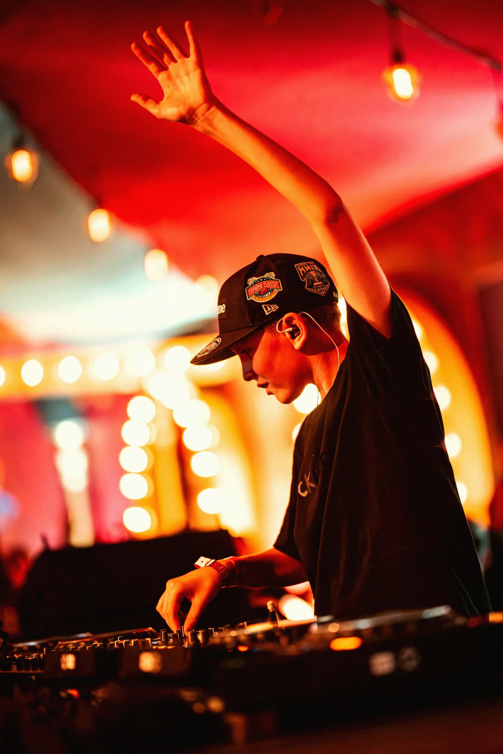 A soli 14 anni, ELFIGO è il più giovane artista ad aver suonato al Tomorrowland