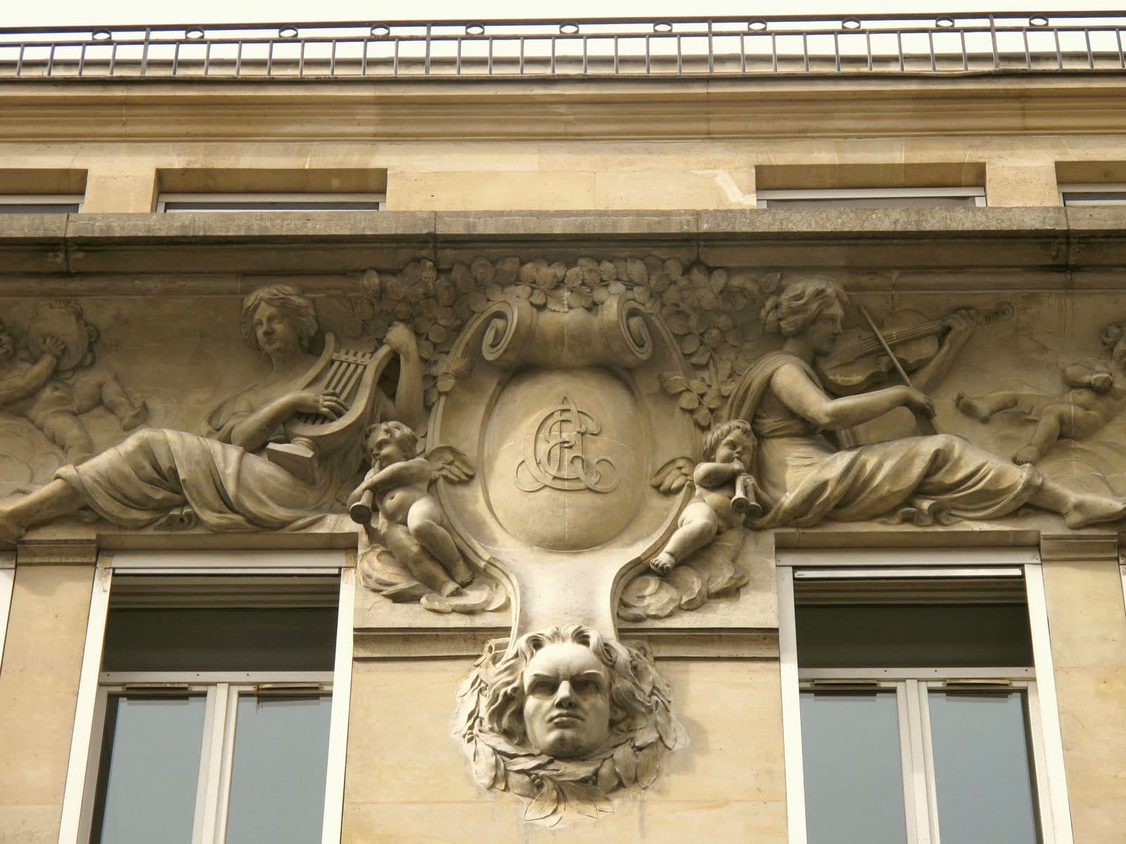O recorde de 2025 da SACEM foi feito fora da França, e é aí que vive agora o dinheiro da house
