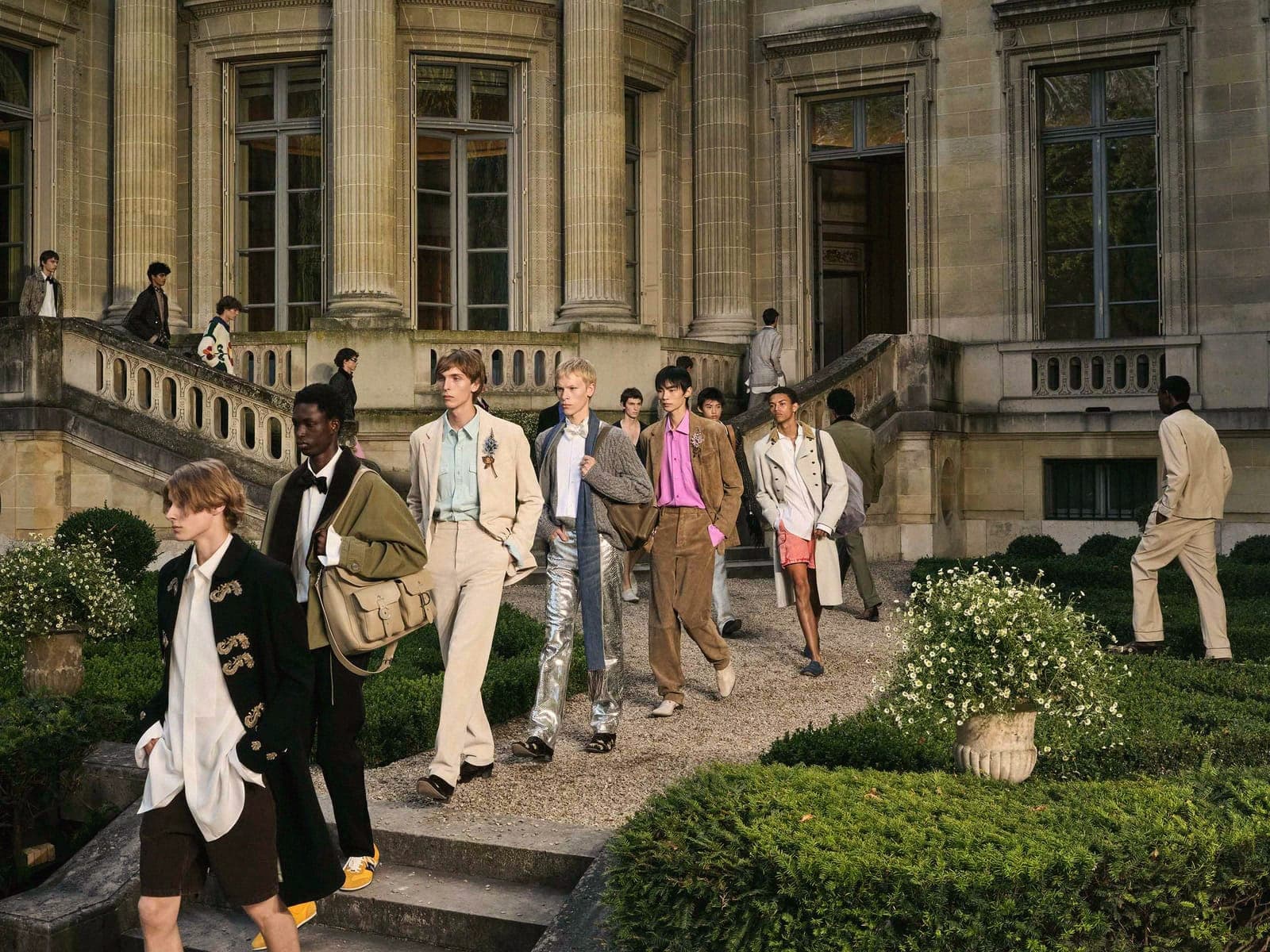 Fred again.. compuso la banda sonora del desfile de Dior en París, con Young Thug y KETTAMA