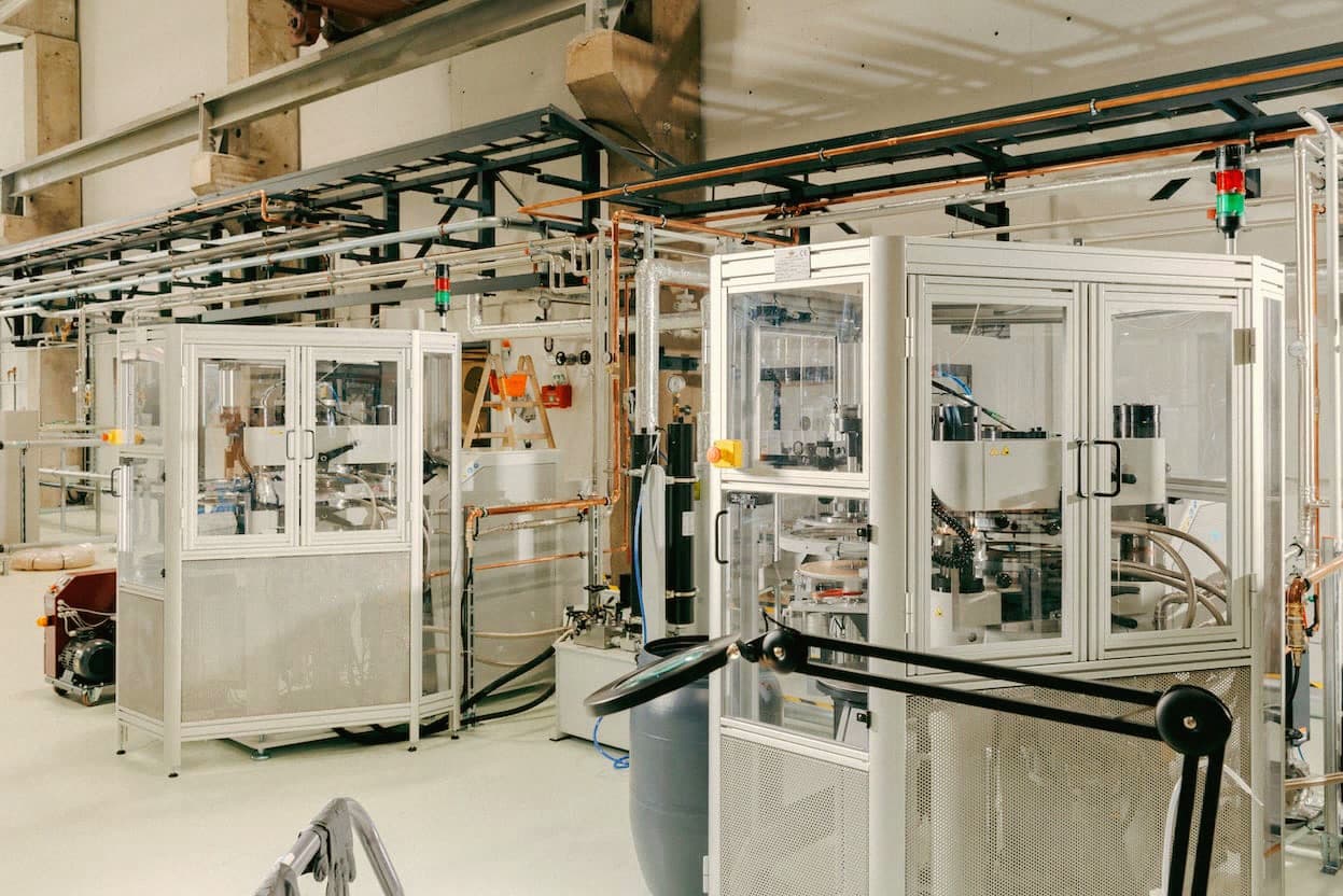 Yoyaku rachète une usine de pressage à Berlin et ouvre sa première boutique hors de Paris, à Barcelone