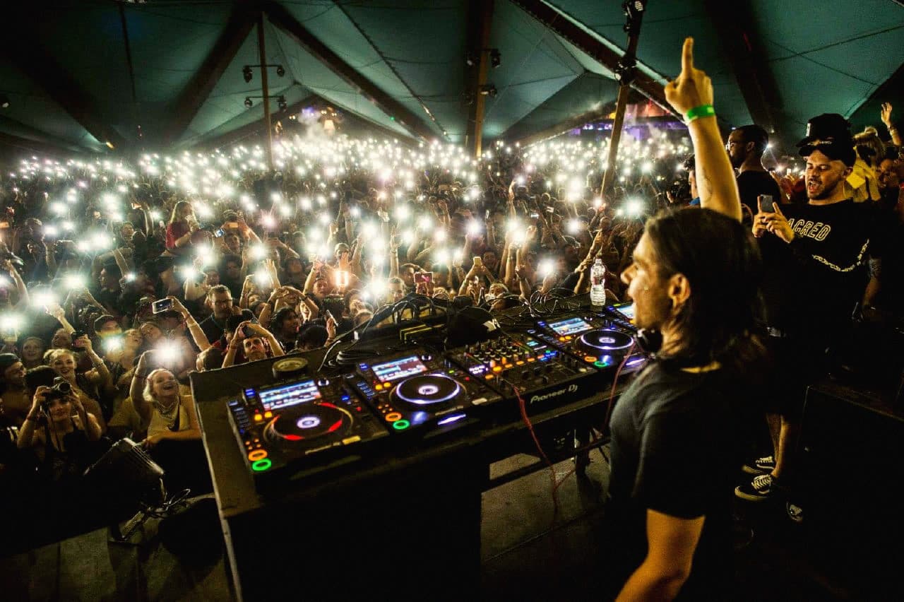 61 % des DJs pensent que leurs abonnés comptent plus que leur talent. Un sur trois a déjà pensé à tout arrêter.