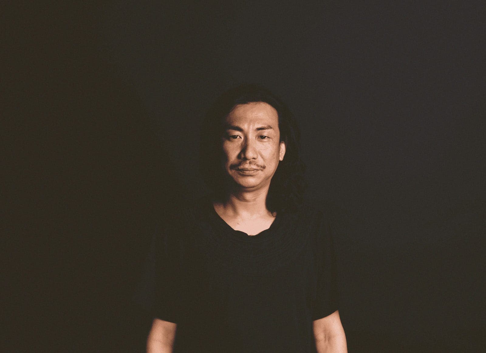 DJ Nobu ha dovuto fermare il proprio set a Ginevra. Vent'anni di carriera, e ha dovuto comunque chiedere un rispetto elementare.