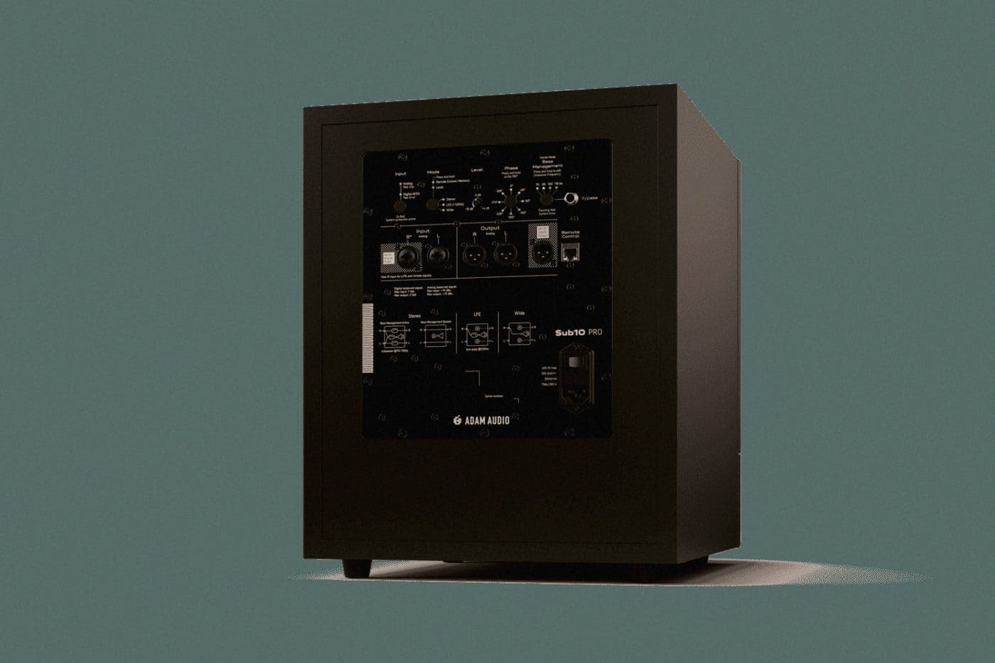 Raumkorrektur musste man früher extra kaufen. ADAM Audio hat sie jetzt in den Subwoofer gepackt.