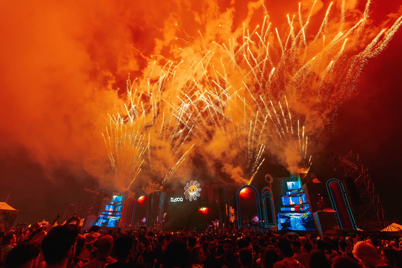 EDCs Erstes Südamerika-Debüt Hat den Techno-Underground Komplett Geschluckt. Richie Hawtin Ist Trotzdem Aufgetreten.