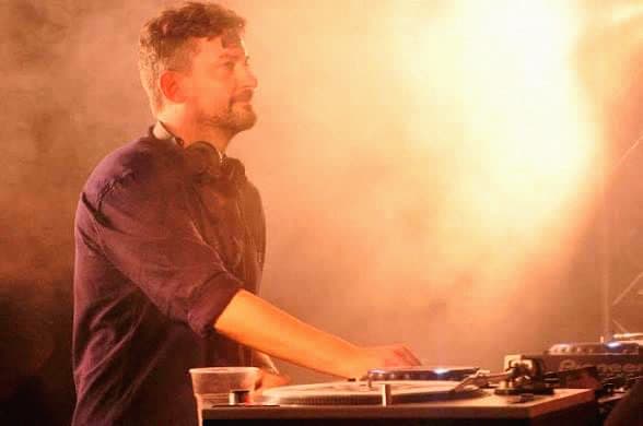 L'Outbox 8 di Elektron tira finalmente otto uscite separate da un Digitakt, e la tua catena di effetti cambia categoria